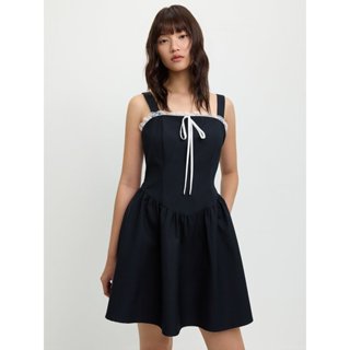 [Pomelo] มินิเดรสสายเดี่ยวแต่งขอบลูกไม้ดีเทลเอววี / Lace Tri…