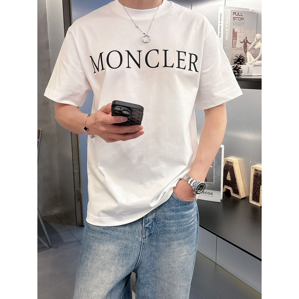 Moncler/Moncler 2026 ต้นฤดูใบไม้ผลิสไตล์ใหม่เสื้อยืดแขนสั้นชายหญิงคู่สไตล์ร้อนขายสไตล์ Street สวมใส่