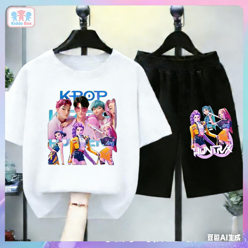 Kiddo Box จัดส่งจากกรุงเทพฯ ภายใน 24 ชั่วโมง ชุดเด็กผู้หญิง: เสื้อยืดแขนสั้นและกางเกงขาสั้น พิมพ์ลายสวยงาม ทันสมัย ​​ชุ
