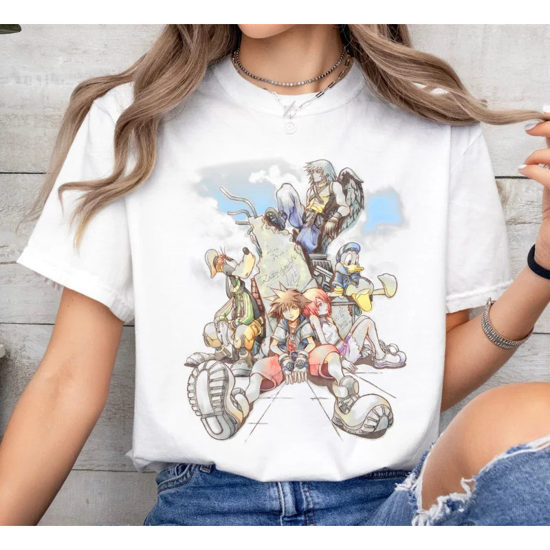 เสื้อยืดลายสเก็ตช์ภาพกลุ่ม Kingdom Hearts ของดิสนีย์ เสื้อวอลท์ดิสนีย์เวิลด์ เสื้อเดนดิสเลย์แลนด์ WD