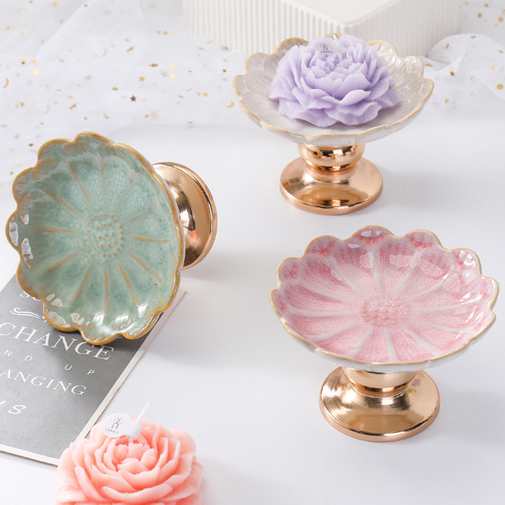 Light Luxury Candle Holder Exquisite Petal Shaped Ceramic Candle Holder For Wedding Banquet Christma
