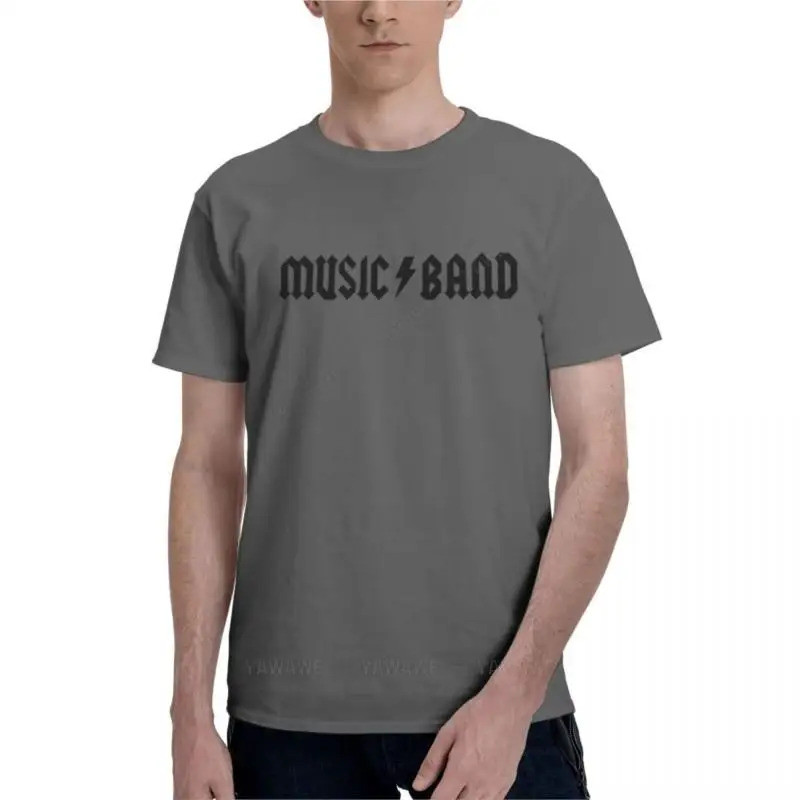 วงดนตรี – บุสเซมิ, "How do you do, fellow kids?" เสื้อยืด Essential ทรงเข้ารูปสำหรับผู้ชาย เสื้อยืดส