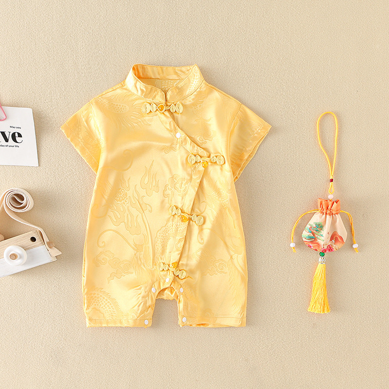 ชุดรอมเปอร์ กี่เพ้า จีนโบราณเด็กทารก - ชุดบอดี้สูทผ้าซาตินลายมังกร (สีเหลือง/สีแดง) สําหรับปีใหม่จันทรคติ (0-24 เดือน) - รูปที่ 3
