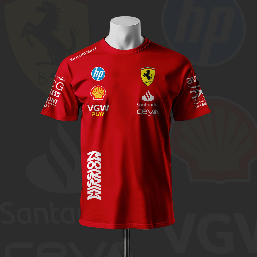 เสื้อยืดสีแดง Lewis Hamilton จากทีมใหม่ของ Formula 1