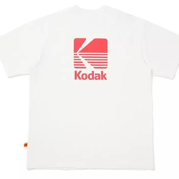 Kodak Classic Small Label Print Graphic Tee เสื้อยืดผ้าฝ้าย 100% ในสไตล์ Freedom สำหรับใส่ลำลอง