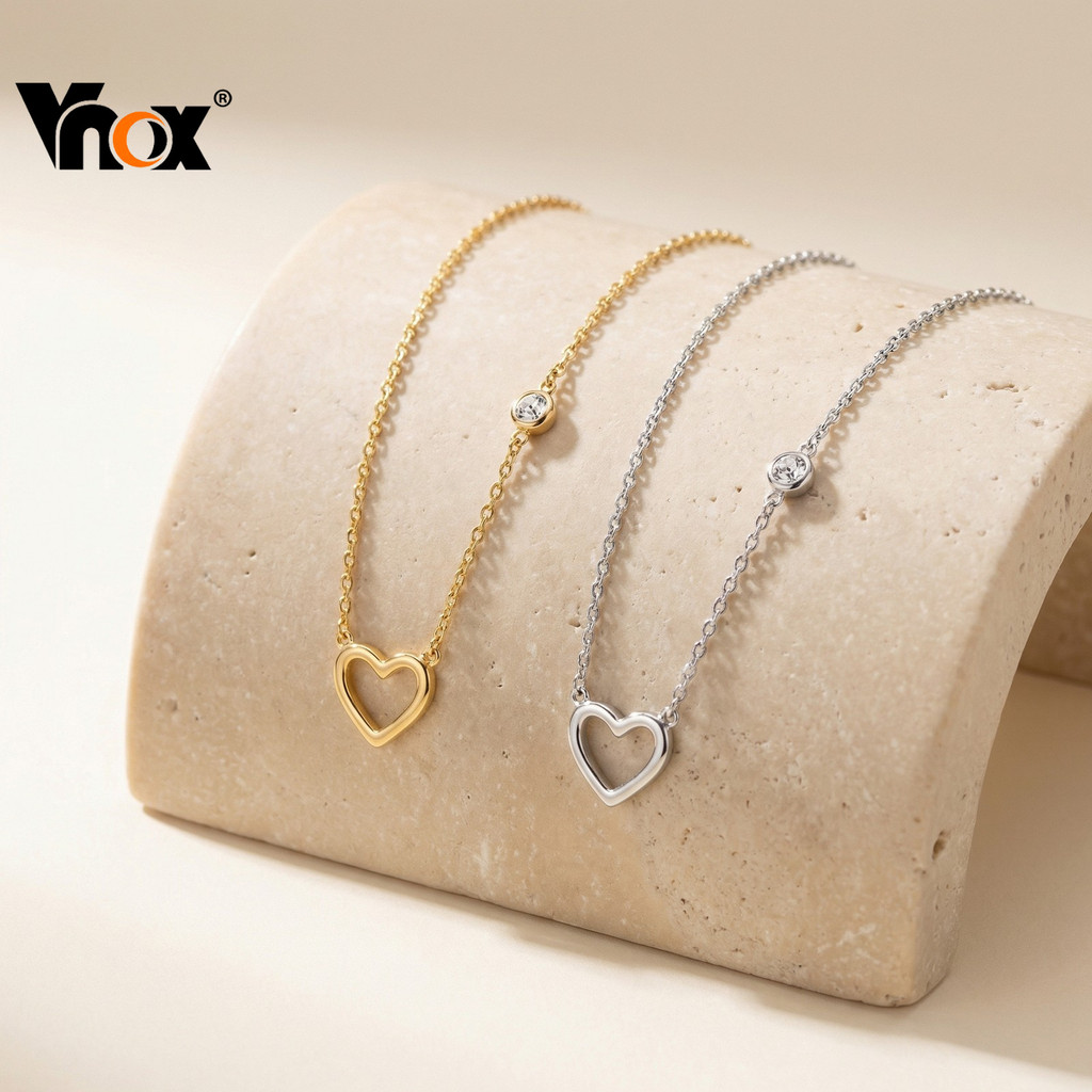 สร้อยคอมีลวดลายโซ่-link และหัวใจ CZ cubic สแตนเลสเคลือบโทนทอง สำหรับผู้หญิง