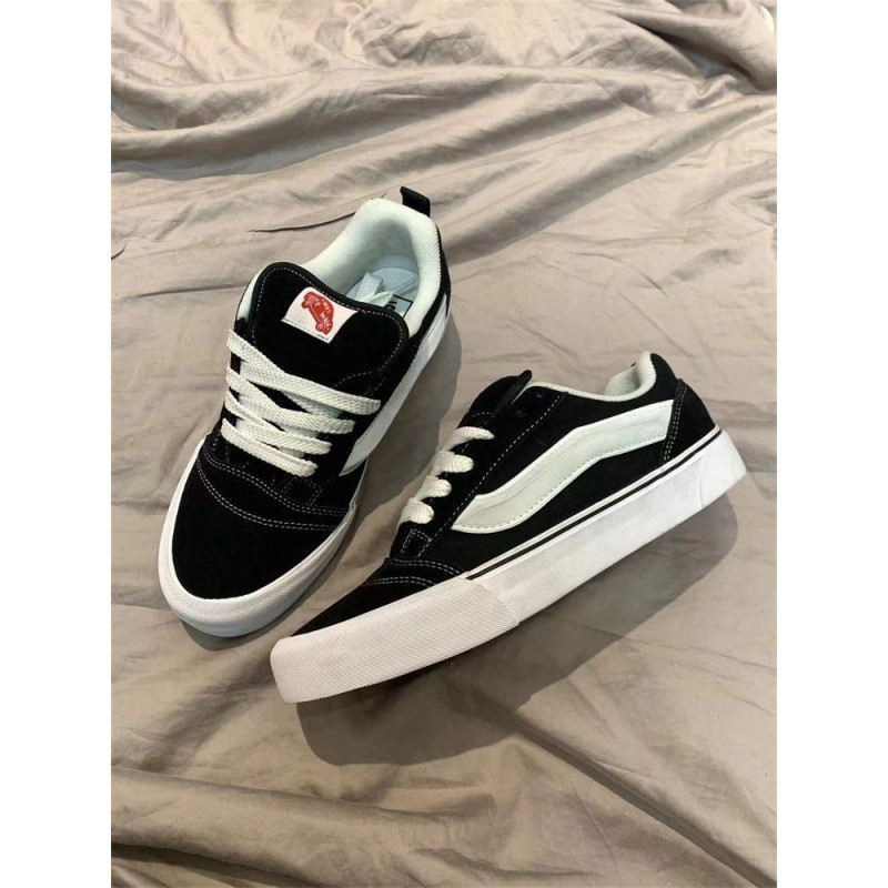 รองเท้าผ้าใบสำหรับนักเรียนหญิง ดีไซน์ lace-up retro สวมใส่ได้อย่างสะดวกสบาย