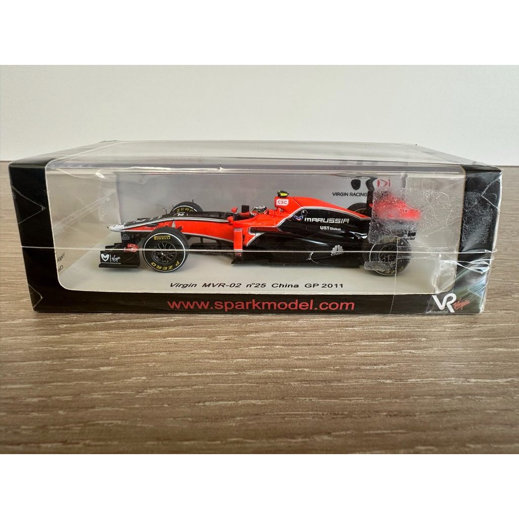[สต๊อกพร้อม] [รถแทรกเตอร์สีแดงพิมพ์นอก] 2011 F1 รางวัล China Grand, Virgin Marussia Marussia Virgin 