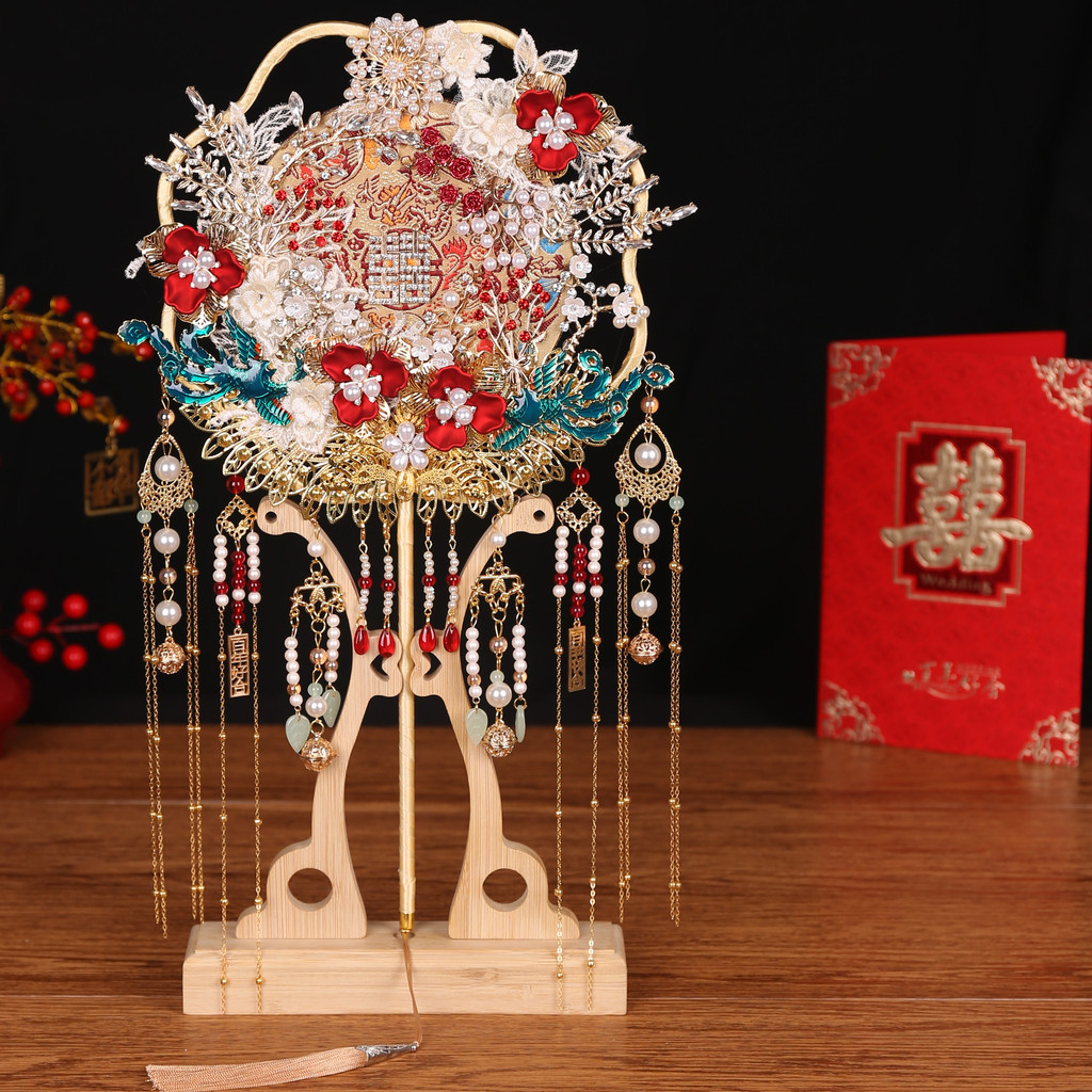 ผู้ผลิต Xiuhe กล่องของขวัญทําด้วยมือวัสดุแพคเกจ Golden Happy Fan Heavy Industry เจ้าสาวช่อดอกไม้งานแ