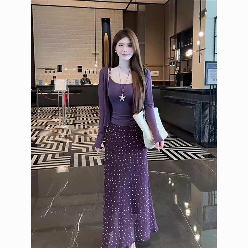 Pure Desire สาวร้อนสูทผู้หญิง 2026 สีม่วงต้นฤดูใบไม้ร่วง Slim-fit เสื้อกั๊ก + คาร์ดิแกนแขนยาว + กระโปรง Polka Dot ชุดสูทสามชิ้น