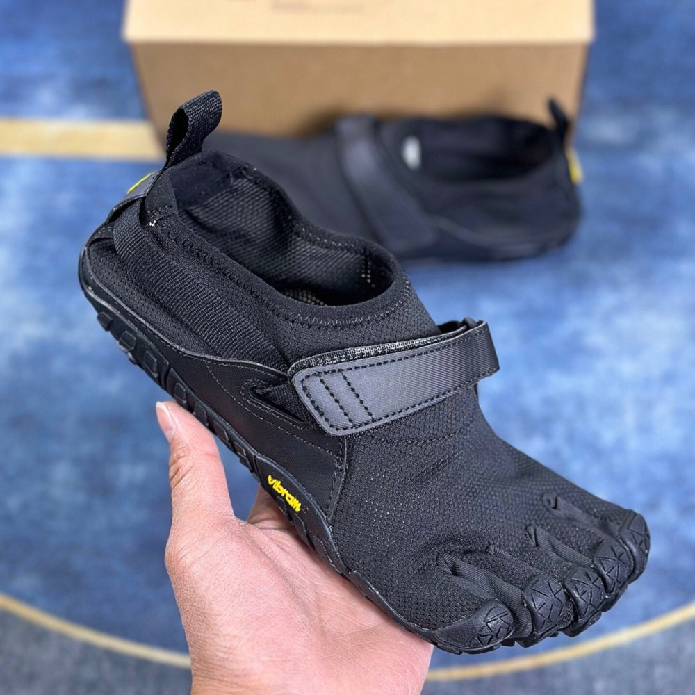 รองเท้า Cloud Vibram Five Fingers สำหรับออกกำลังกาย กีฬากลางแจ้ง และสเก็ตบอร์ด การออกแบบที่เรียบง่าย
