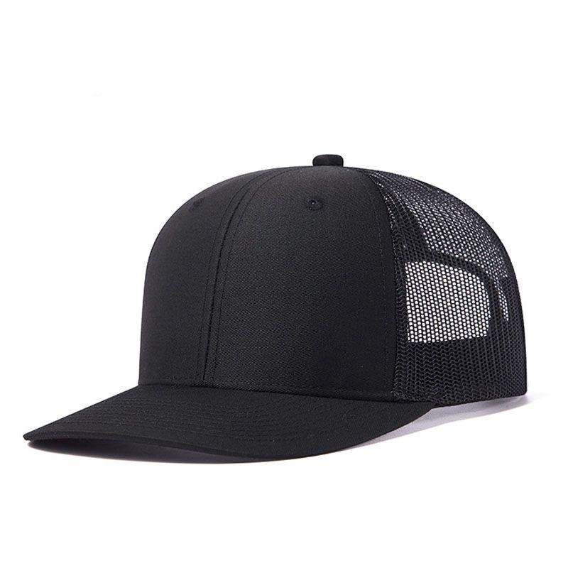Trucker Hat สีดำและขาว วัสดุ.Mesh ระบายอากาศได้ดี เหมาะสำหรับกิจกรรมกลางแจ้งและฤดูร้อน