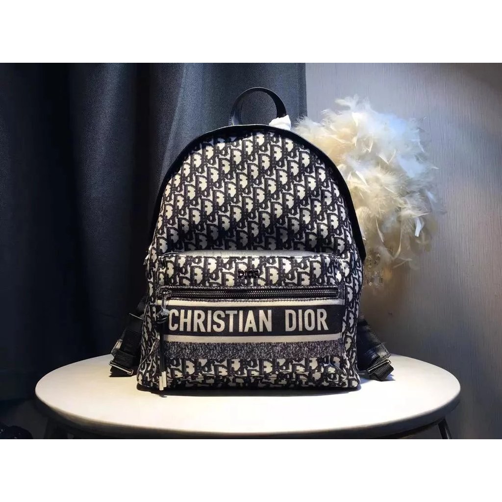 ((F2) Di @ หรือ Canvas และ Black Grain Touch Calfskin Backpack Backpack, Di @ หรือรายละเอียดโลโก้