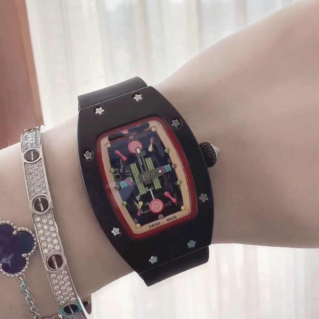 สวยร้อนขายมืดเย็นที่สวยงาม RM07-01 Marshmallow ผู้หญิงที่สวยงามคุณภาพสูงอารมณ์ลักษณะควอตซ์สไตล์