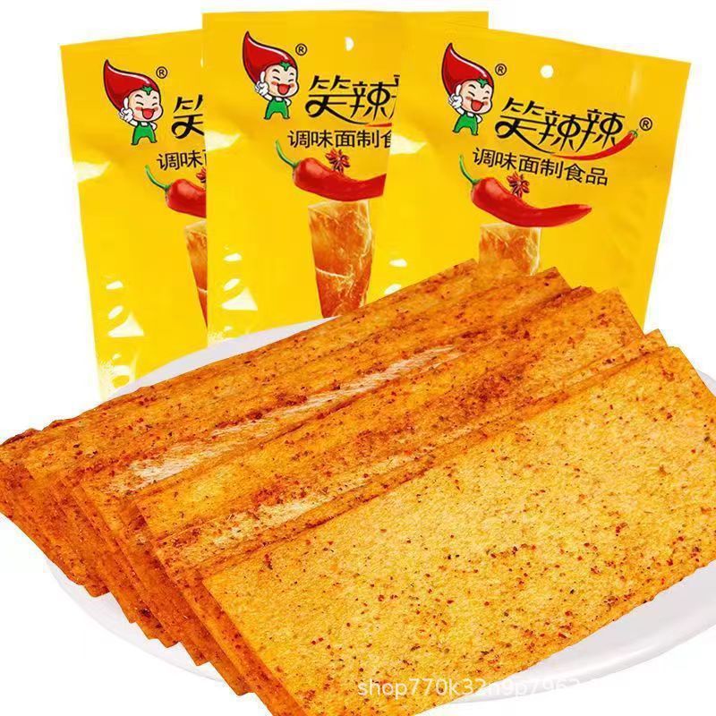笑辣辣印度飞饼30g/袋辣条辣片8090怀旧解馋小零食麻辣小零食3.16Xiaolala Indian Flaky Pancakes 30g/bag, Spicy Strips and Slices,