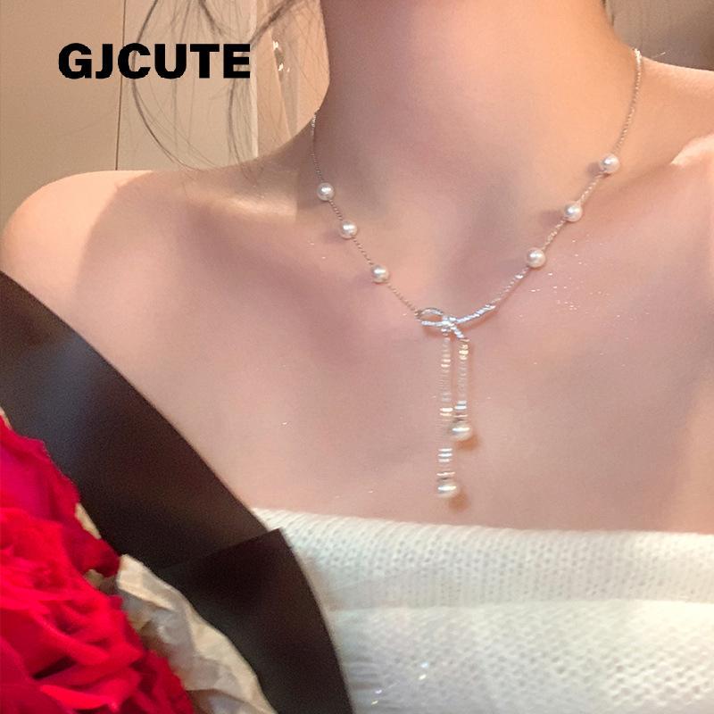 GJCUTE สร้อยคอมุกเทียมลูกปีกผึ้งสำหรับผู้หญิง สไตล์เรียบหรู ปรับขนาดได้ WTD