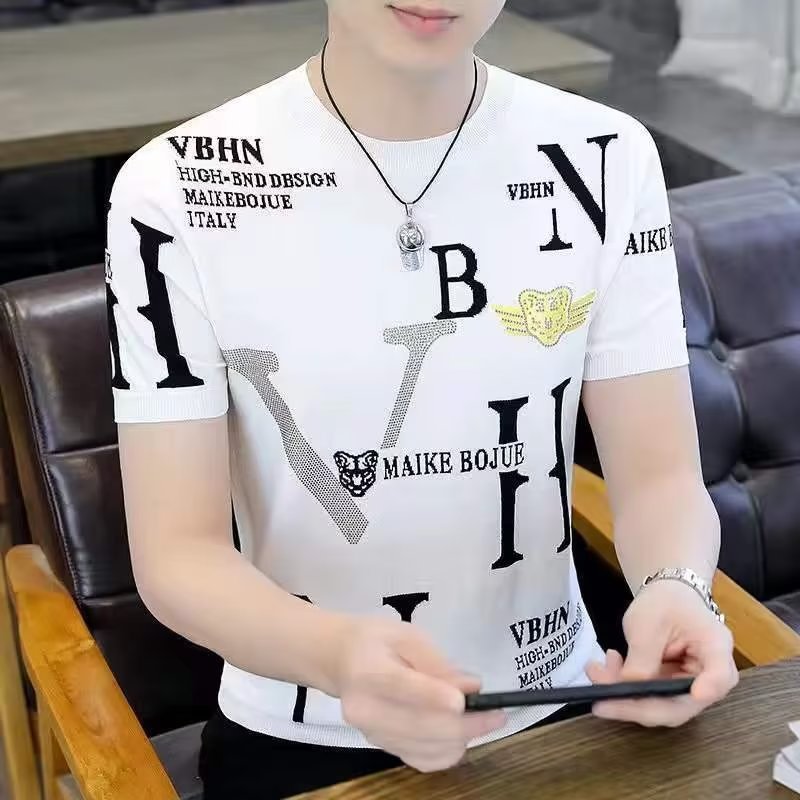 แหล่งที่มา ผ้าไหมน้ําแข็งแขนสั้นเสื้อยืดผู้ชาย 2025 แฟชั่นลายครึ่งแขนหลวมรอบคอ สูงสุด2026318NDX