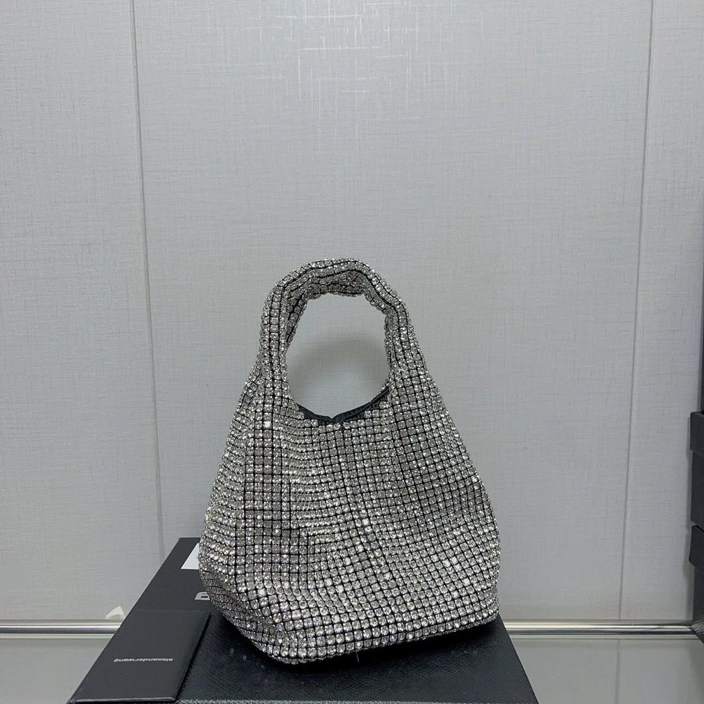 กระเป๋า Messenger Alexander Wang ใหม่ปี 2023 ทรงหรูหราประดับ Rhinestones ขนาด 14.15 ซม.