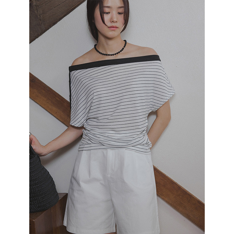 ACME ปกคําเดียวไหล่เฉียงปกเนื้อและดูสลิมมิ่ง Tencel เสื้อยืดแขนสั้น 40693