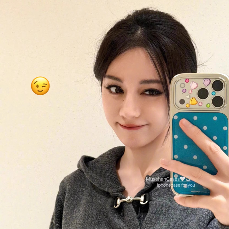 Huiwanju retro lake สีฟ้า-เขียว polka dot องค์ประกอบสําหรับ iPhone17ProMax โทรศัพท์มือถือกรณี iPhone15 อีพ็อกซี่ 14Pro/13Pro กรณี air soft case