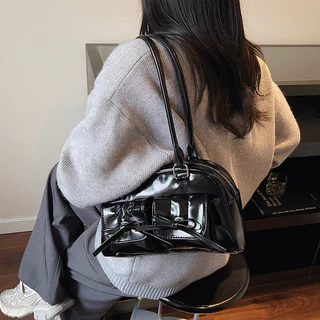 พร้อมส่ง กระเป๋าสะพายไหล่ผู้หญิง ใต้วงแขน หนังPUเงา โบว์ 2ช่องหน้า สไตล์เกาหลี Y2K มินิมอล แฟชั่นวัยรุ่น เรียบหรู ดูแพง