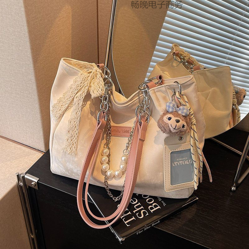 High-value Amy Rabbit Female Bag Fashion Commuter Outdoor Business Trip Gift for Girlfriend