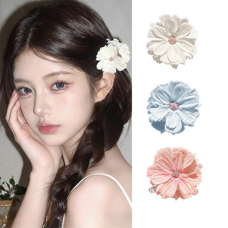 ผ้าโพกศีรษะลายดอกไม้สำหรับวันหยุด มาพร้อมหนีบยึดผมแบบเรียบๆ