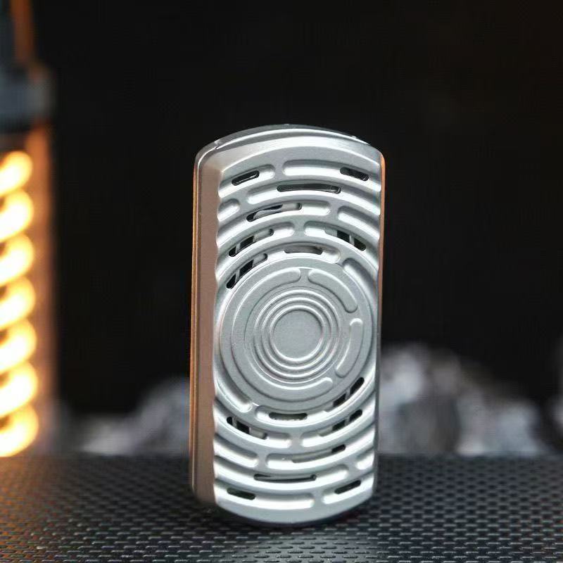 Q-Bomb ยี่ห้อใหม่ปรับแต่งส้อม Li Shi Tang Push ยี่ห้อ EDC Decompression ของเล่นนิ้วมือ Ding Ding