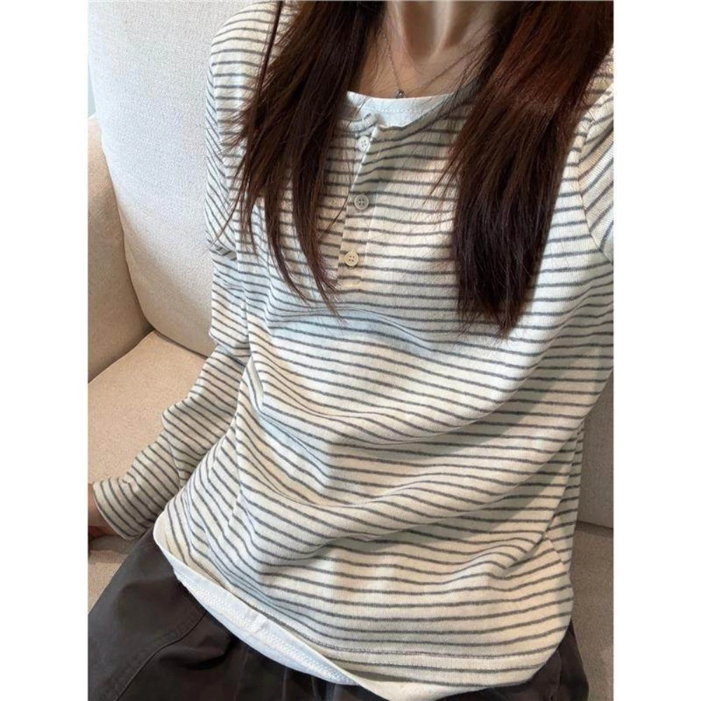 เสื้อยืดแขนยาวลายสก๊อตสไตล์เกาหลีคลาสสิก ดีไซน์ใหม่สำหรับเสื้อฤดูใบไม้ผลิและฤดูใบไม้ร่วง เสื้อแจ็กเกต