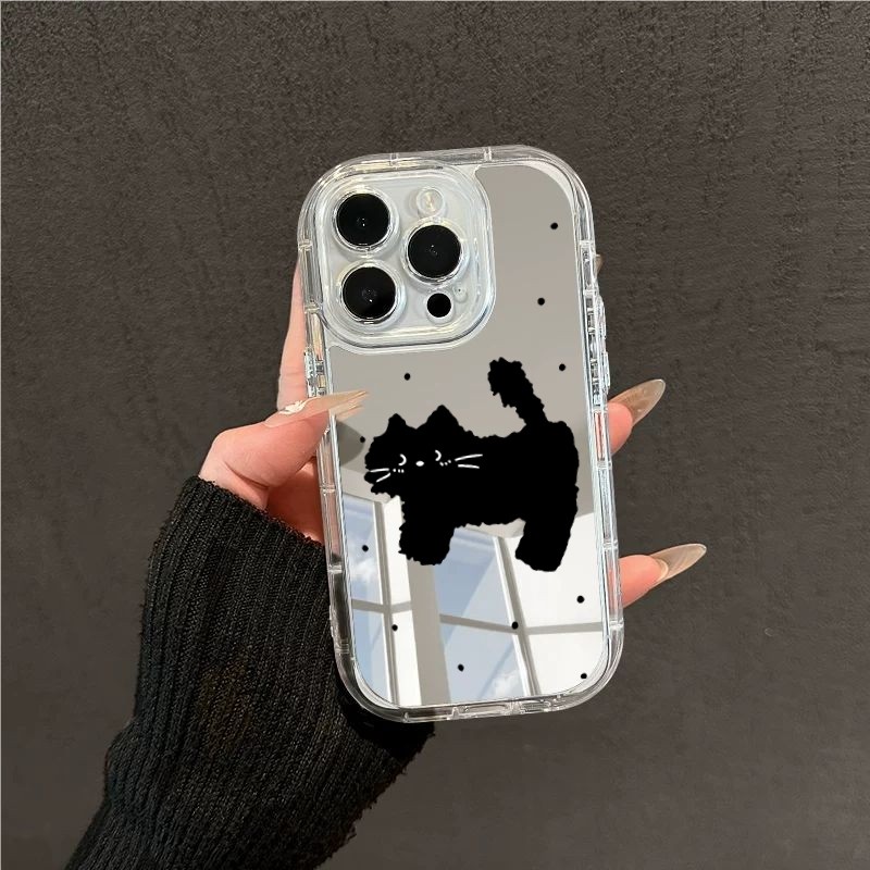 สินค้าพร้อมส่ง!  เคสกระจกลายแมวดำน่ารักสุดผ่อนคลาย! เคส iPhone 17/16/15 Pro Max/14/13/12/11 คุณภาพสูง ใสงามไม่ซ้ำ – โปรปัง