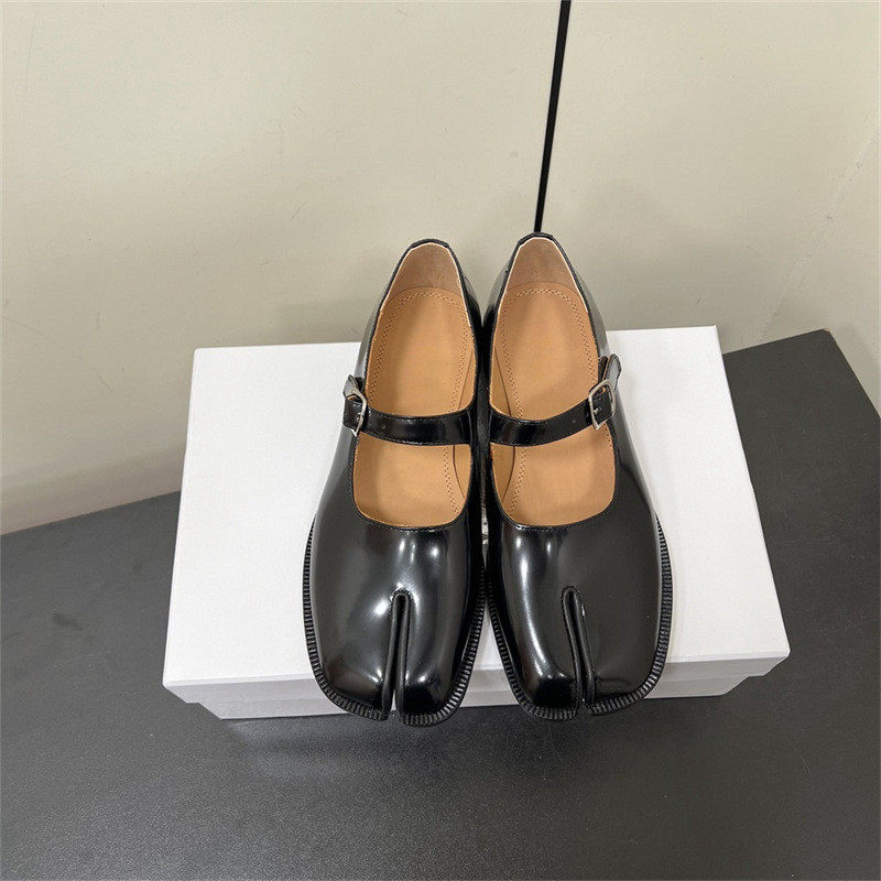 ESJ9 MM6 Women's classic genuine leather split-toe shoes tabi Single-strap pigskin flat patent leath