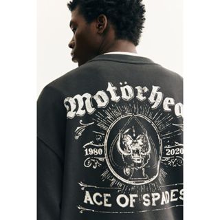 H&M(เอชแอนด์เอ็ม) เสื้อวอร์มพิมพ์ลายโอเวอร์ไซส์แบบเข้ารูป ผู…