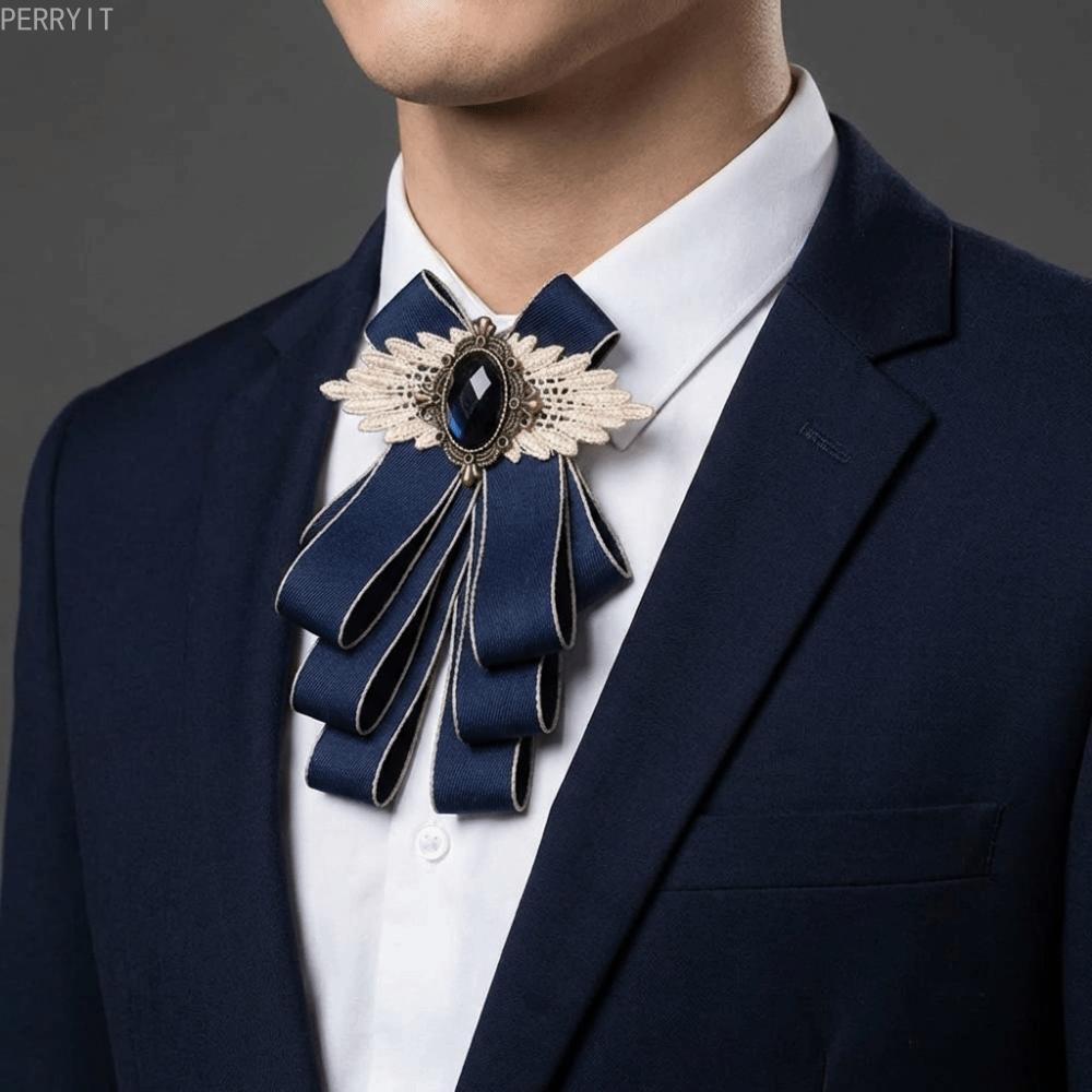 Perry Rhinestone Collar สไตล์อังกฤษสำหรับผู้ชาย ผูกโบว์สุภาพบุรุษ เหมาะสมสำหรับสวมใส่กับชุดสูท
