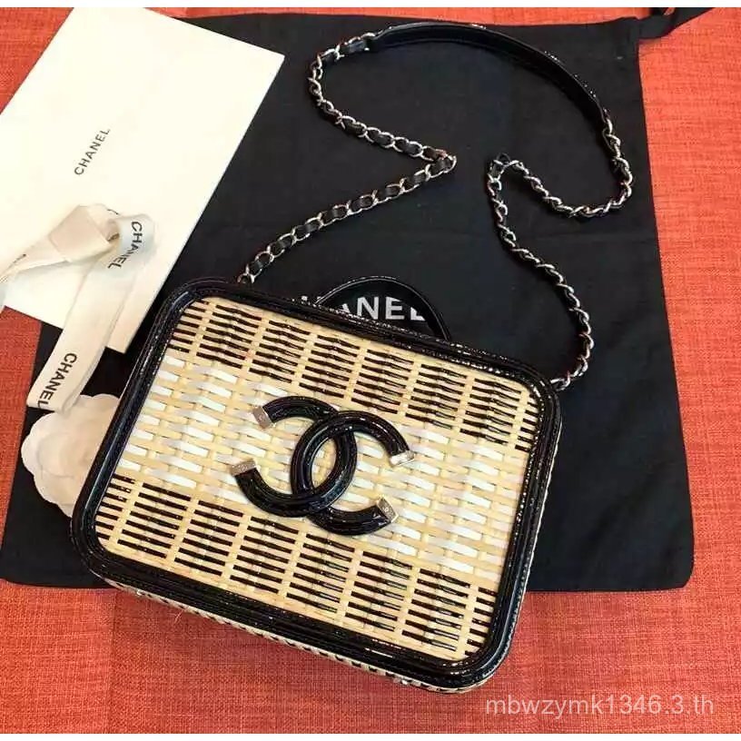 CHANEL CHANEL กระเป๋าเครื่องสําอางหนังสิทธิบัตรวัวหวาย