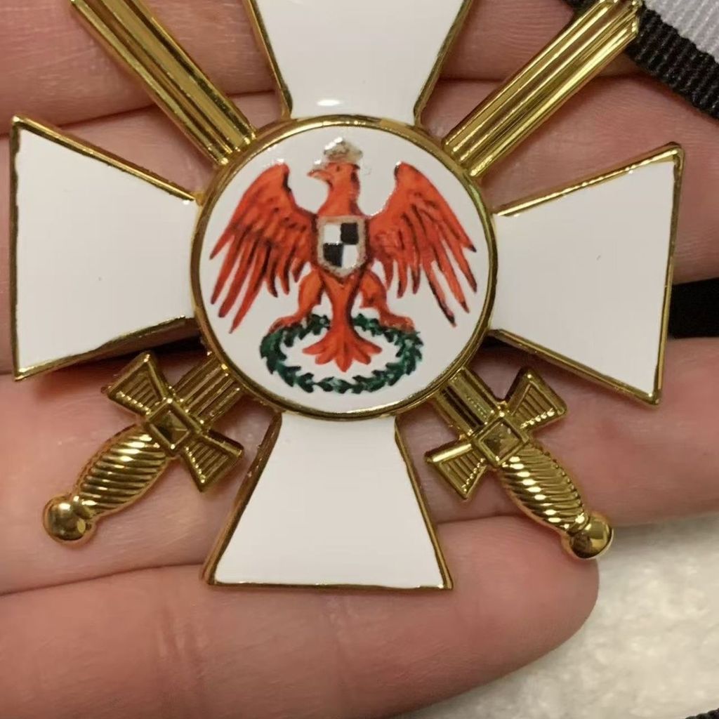 Knight Style Neck Second-Class Paint Badge Enamel Prussia Metal Cross Red Eagle Style Medal Accessor