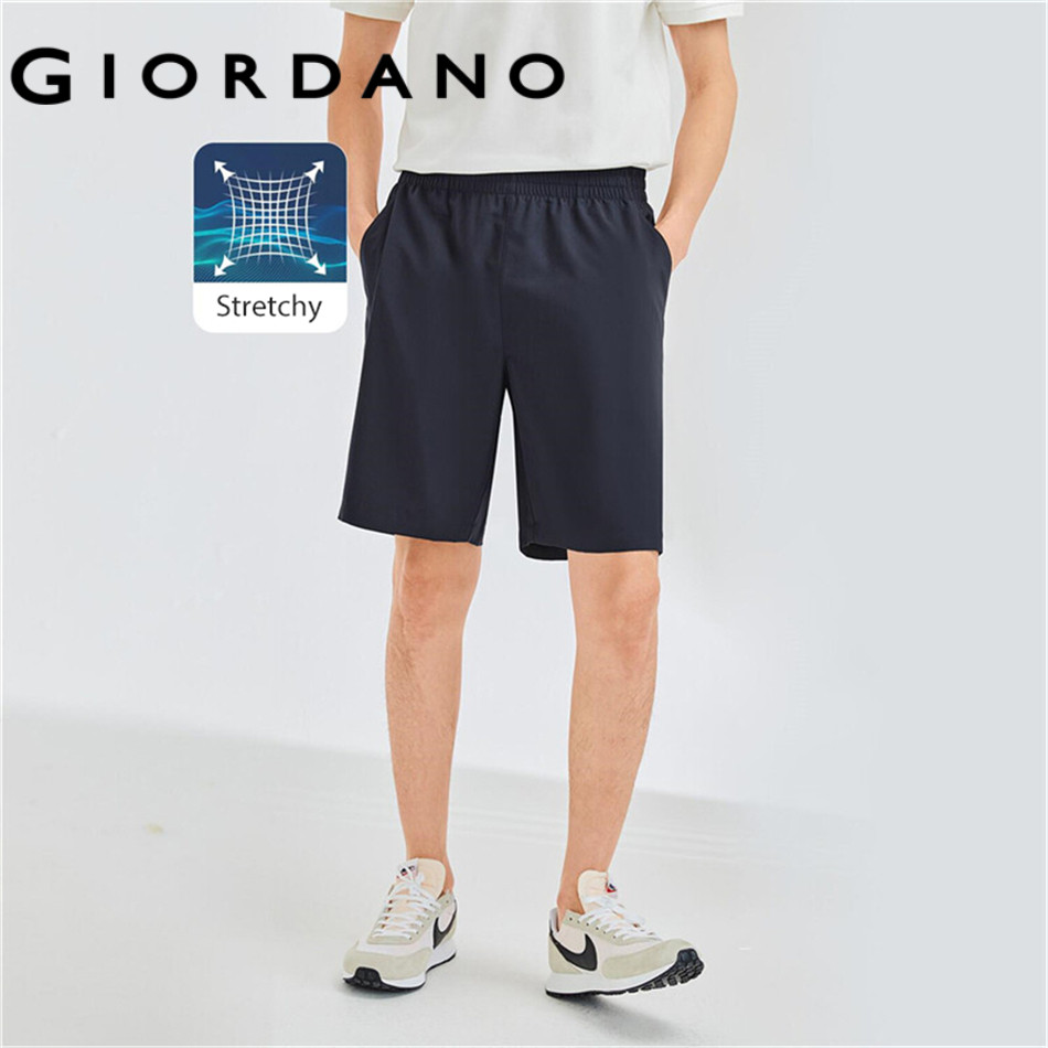 GIORDANO MEN กางเกงขาสั้นผู้ชาย Men's Mid Rise Regular Plain Woven Elastic Waist Shorts 13106222