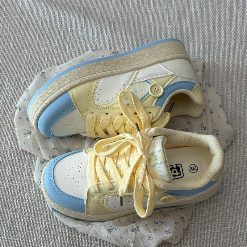 สไตล์ใหม่หนารองเท้ารองเท้า Baker Lead Dance Niche ร้อยยอดนิยมจับคู่ฤดูใบไม้ร่วง 2025ins High สไตล์หญ