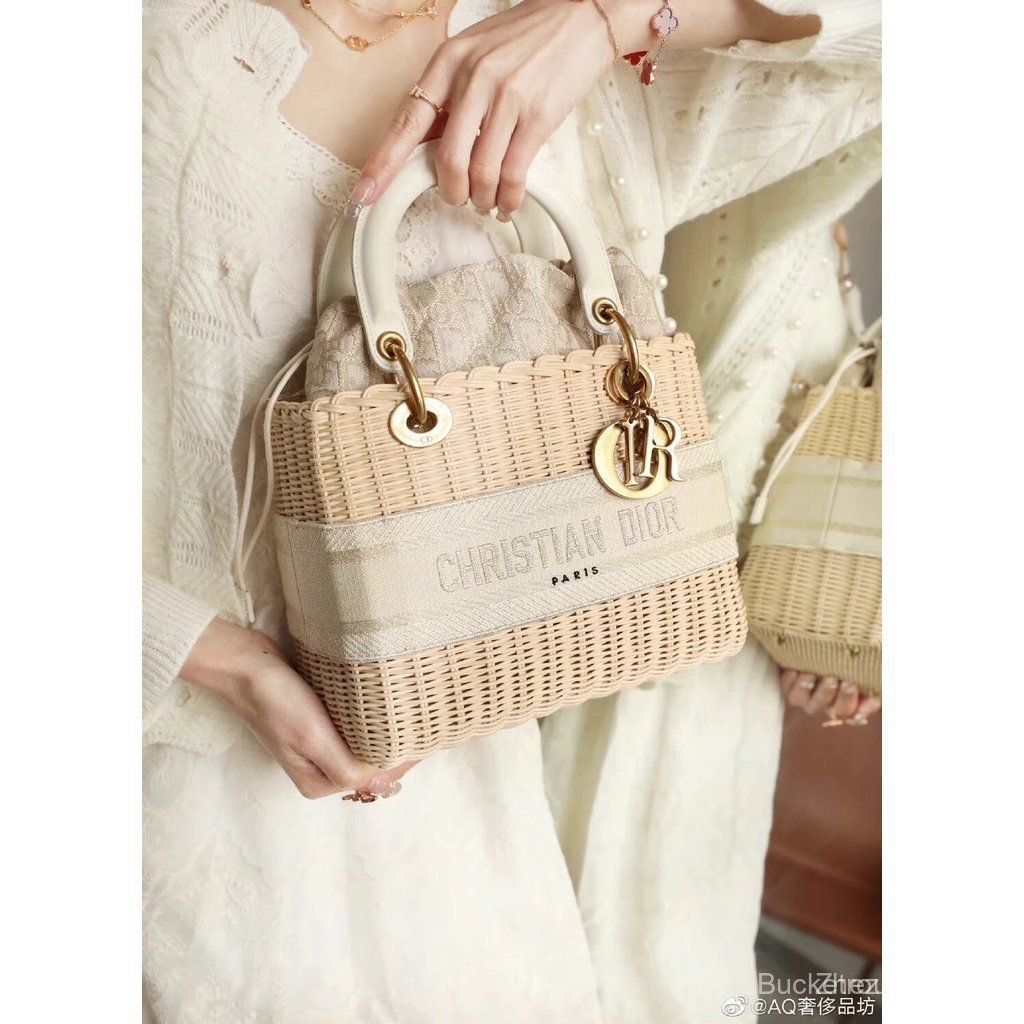 กระเป๋าสานหวายและไม้ไผ่ Dior เหมาะสำหรับเดินทางและใช้ในชีวิตประจำวัน กระเป๋าสะพายข้าง พร้อมใช้ในการถ
