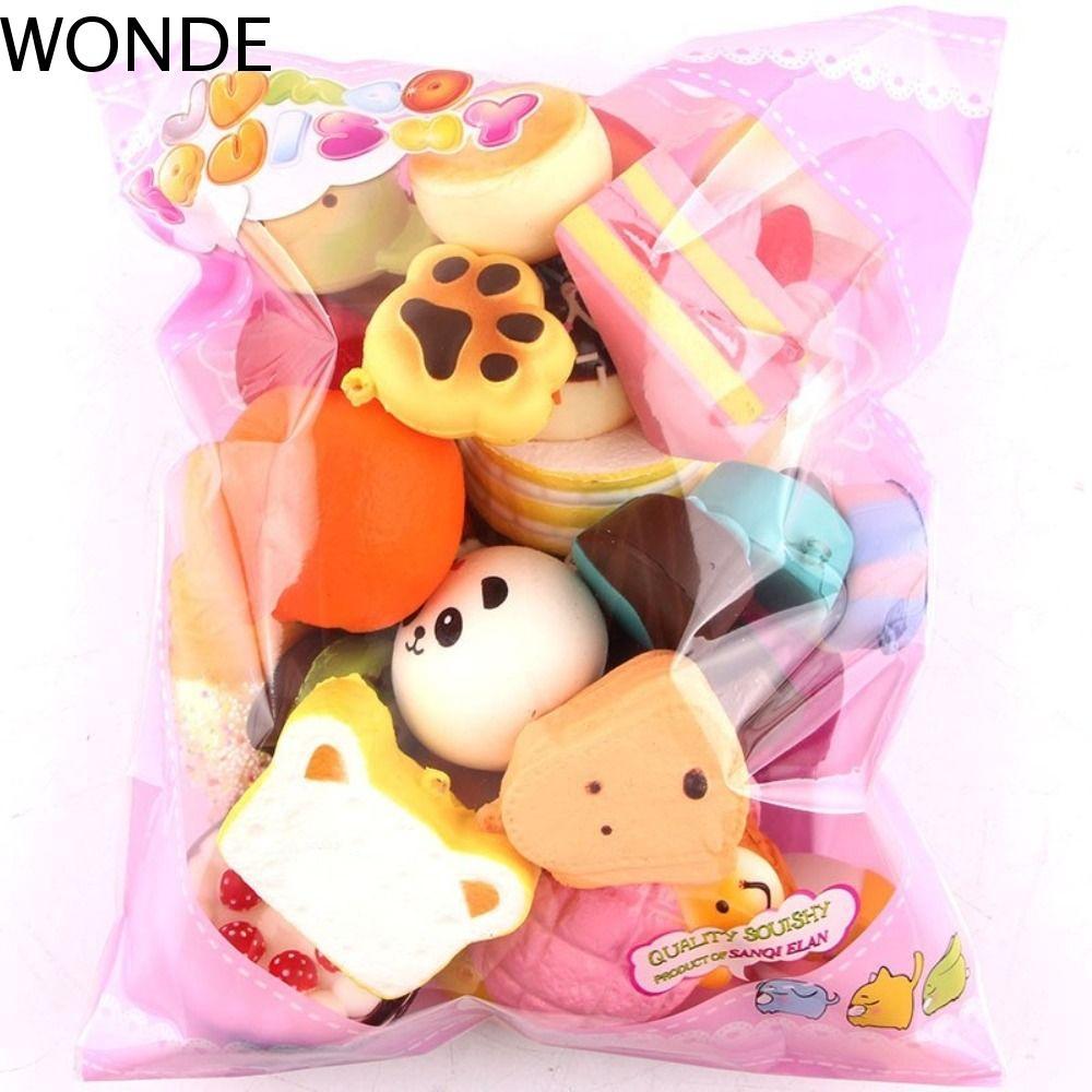 WONDE Squishes ของเล่น, สายคล้องโทรศัพท์มือถือ Banana Toast ขนมปังนุ่มของเล่น, ของขวัญวันเกิดแกล้งทําเป็นอาหาร Kawaii พวงกุญแจน่ารักบีบจี้เค้ก