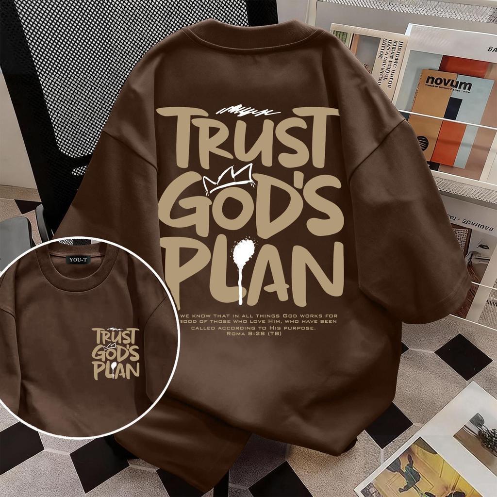T42.SHOP🌸 สื้อยืด oversize เสื้อแฟชั่น เกาหลี โคตรนุ่ม ผ้าคอตตอน ลาย "TRUST GODS" สินค้าใหม่ 2026