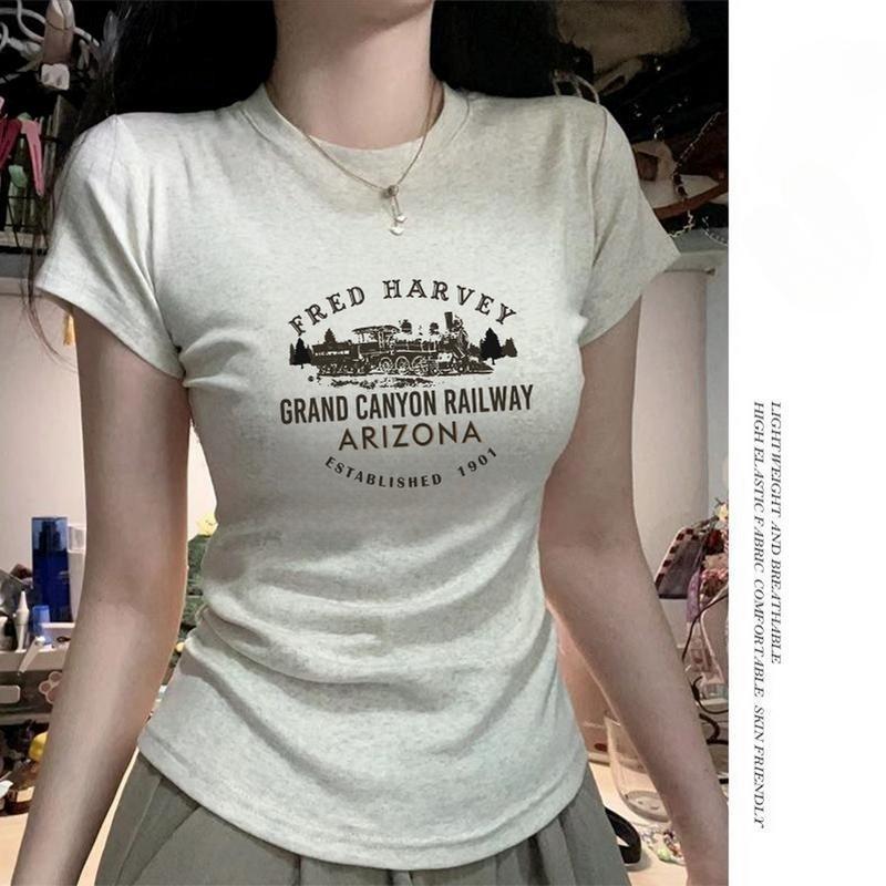 เสื้อคอกลม ทรงสลิม พิมพ์ลายตัวอักษรเรียบง่าย ด้านหน้า ไหล่ – โปรปัง