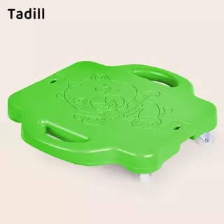 บอร์ดสกู๊ตเตอร์อเนกประสงค์ Tadill มีที่จับออกแบบพิเศษ ใช้ได้ทั้งในสนามเด็กเล่นและสวนหลังบ้าน