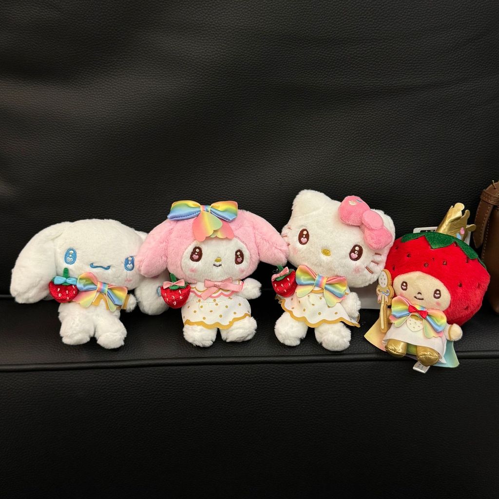 50th Anniversary Series Strawberry News hellokitty จี้ห้อยกระเป๋า ตุ๊กตาตุ๊กตา kt Cat Key จี้ zy3.29