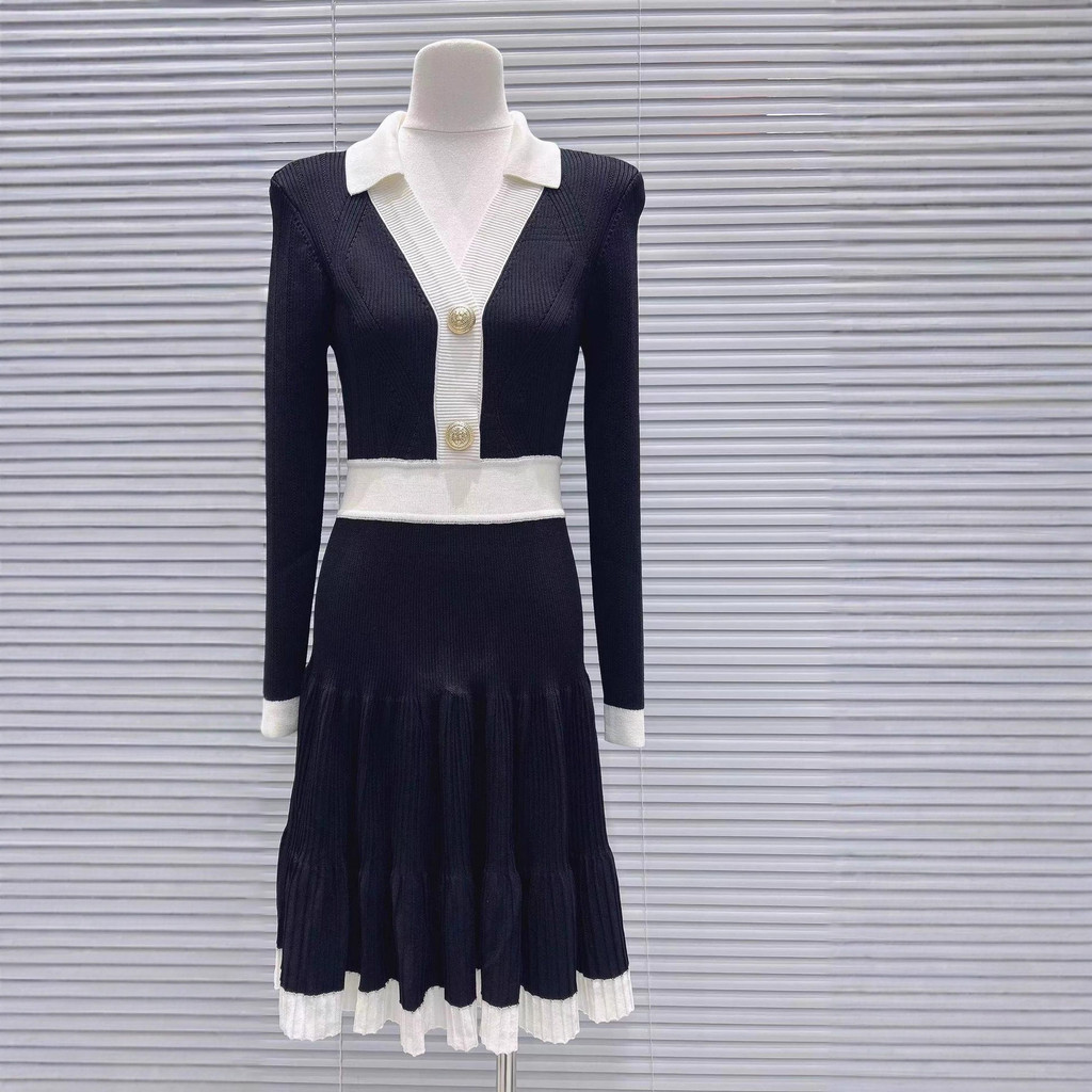 ชุดเสื้อกันหนาว M4DN Self Portrait 2025 สไตล์ฤดูใบไม้ร่วงและหนาว สีดำสีขาว V คอแขนยาวเอวแคบ ปุ่มโลหะ