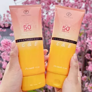 【1 แถม 1】FJ โลชั่นกันแดด SPF 50+++ ช่วยให้หน้ากระจ่างใส ชุ่มชื้น อิ่มน้ำ กลิ่นหอมติดทนนาน 180ml สำหรับผิวหน้าและผิวกาย