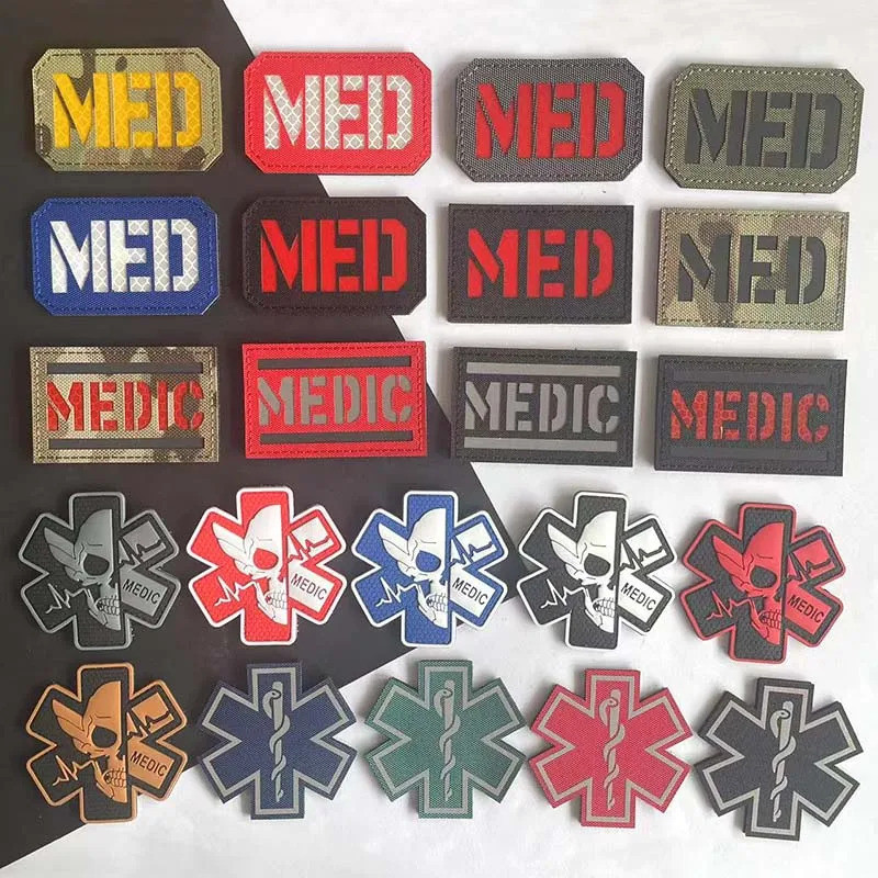 3D PVC Medic Badges PARAMEDIC Skull Applique แพทช์ตะขอ,ยุทธวิธีทหารสติกเกอร์กู้ภัยสัญลักษณ์สําหรับหมวกกันน็อค,กระเป๋าเป้สะพายหลัง