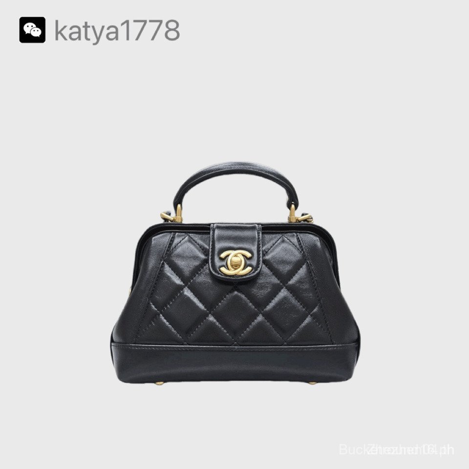 กระเป๋า CHANEL A Doctor พร้อมสายโซ่ AS4958