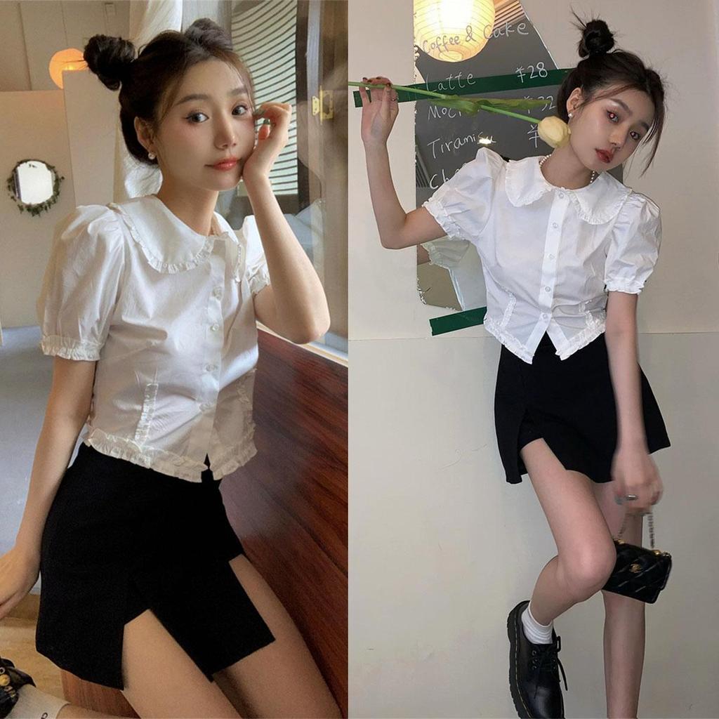 Chili Koko เสื้อครอปเเขนสั้นคอปก ผ้าคอตตอน กระดุมหน้า ดีเทลเเต่งระบาย วินเทจสไตล์น่ารัก W704