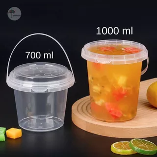 แก้วพลาสติกใส แก้วถัง มีฝาปิด พร้อมหูหิ้ว ขนาด 700 / 1000 ml. มีช่องใส่หลอด 2 ช่อง ใส่เครื่องดื่มต่างๆ(ราคา 1 ชิ้น)
