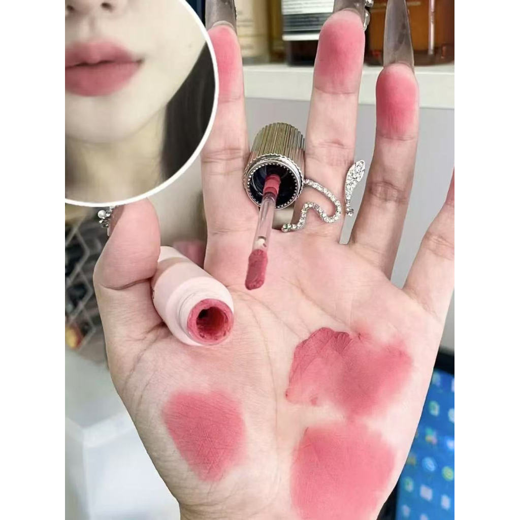 ลิปสติก ลิป Owen james Small Pink Forged Lip Glaze Matte Velvet Not Easy to Fade ลิปสติกความอิ่มตัวต